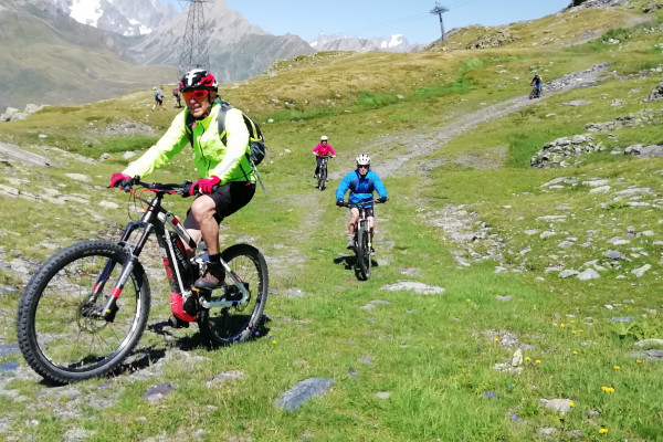 Pedalando sulla storia - Alp in Attività in Valle D'Aosta