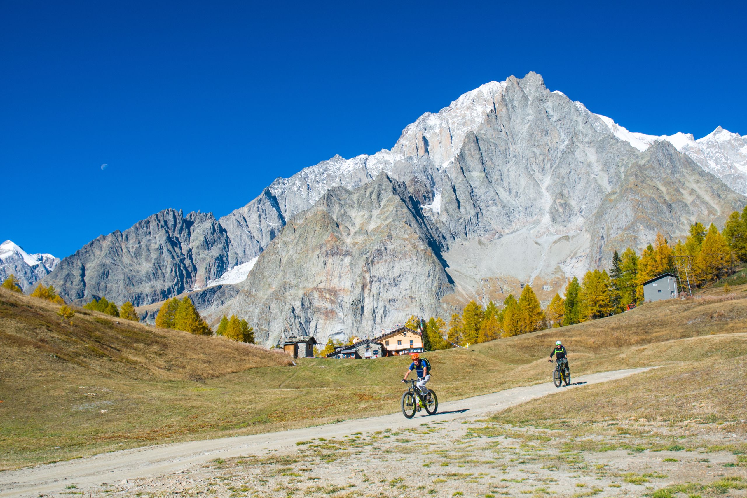 Esperienze in valle d'aosta Mountain Bike E-bike