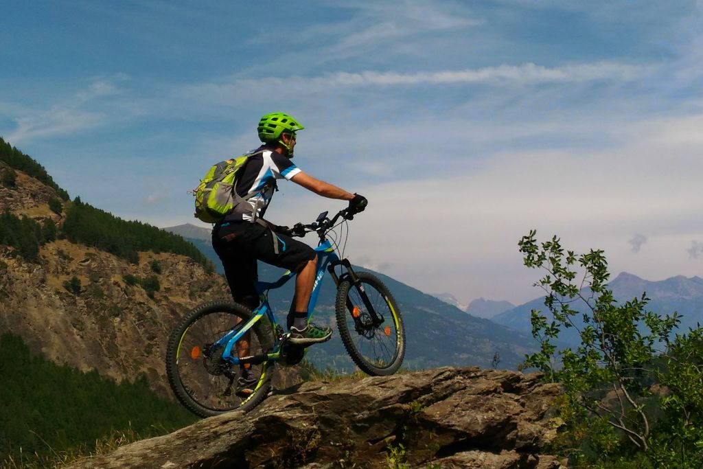 Esperienze in valle d'aosta Mountain Bike E-bike